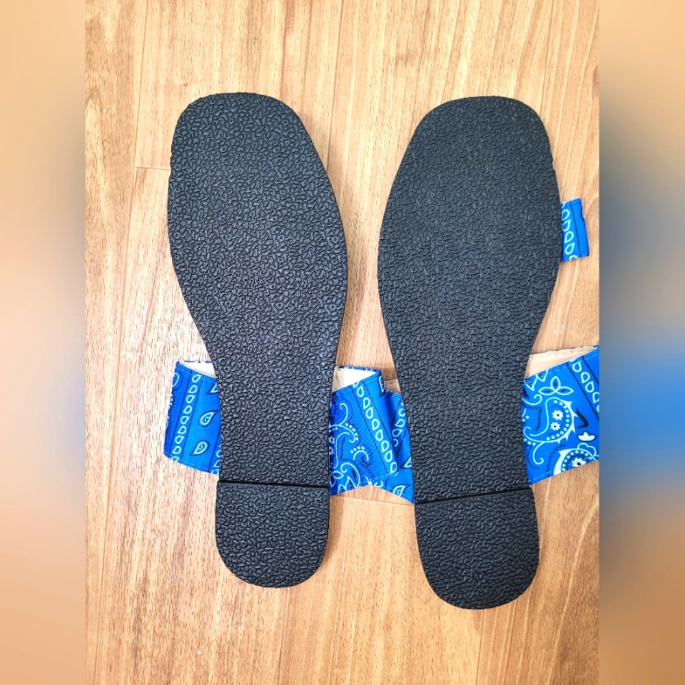Sandals - Picture 7 of 7